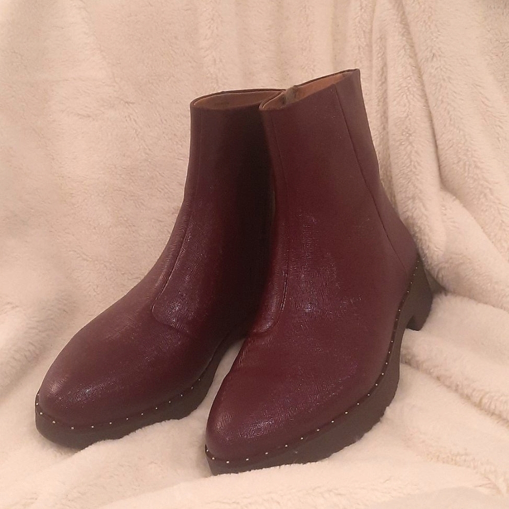Fitflop Mari Safferano SZ 8.5 Y72-744 Red Vegan Ankle Booties Chukka Boot NWOT